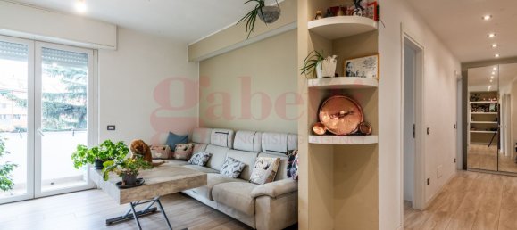 Apartamento de 4 habitaciónes en Milan, Italy No. 247772 3