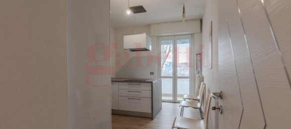 Apartamento de 4 habitaciónes en Milan, Italy No. 247772 9