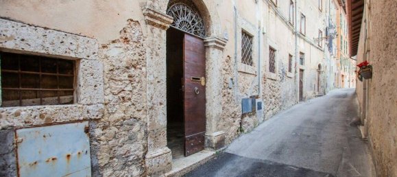  Castillos de 10 dormitorios en Arpino, Italy No. 57150 24