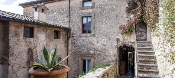  Castillos de 10 dormitorios en Arpino, Italy No. 57150 35