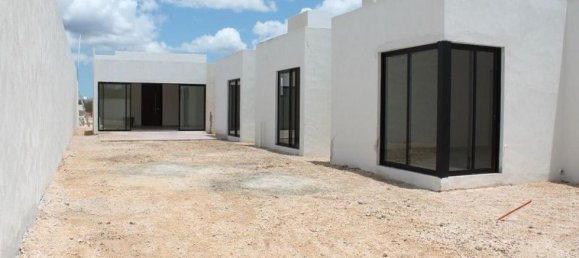 3 bedrooms House in Merida, Mexico No. 175519 2