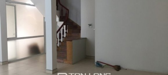 Casa de 3 dormitorios en Long Bien, Vietnam No. 2343 7