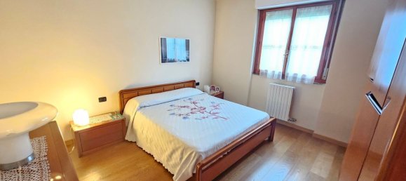 Квартира с 4 комнатами в Монца, Италия № 16493 10