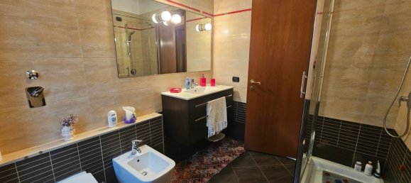 Квартира с 4 комнатами в Монца, Италия № 16493 22