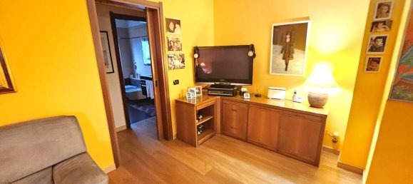 Квартира с 4 комнатами в Монца, Италия № 16493 5