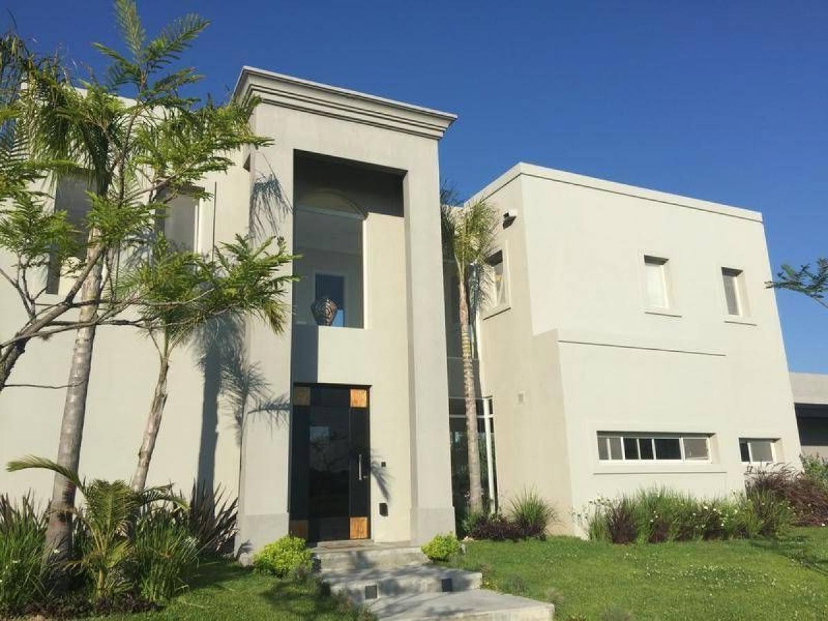 3 bedrooms House in Tigre, Argentina No. 97334