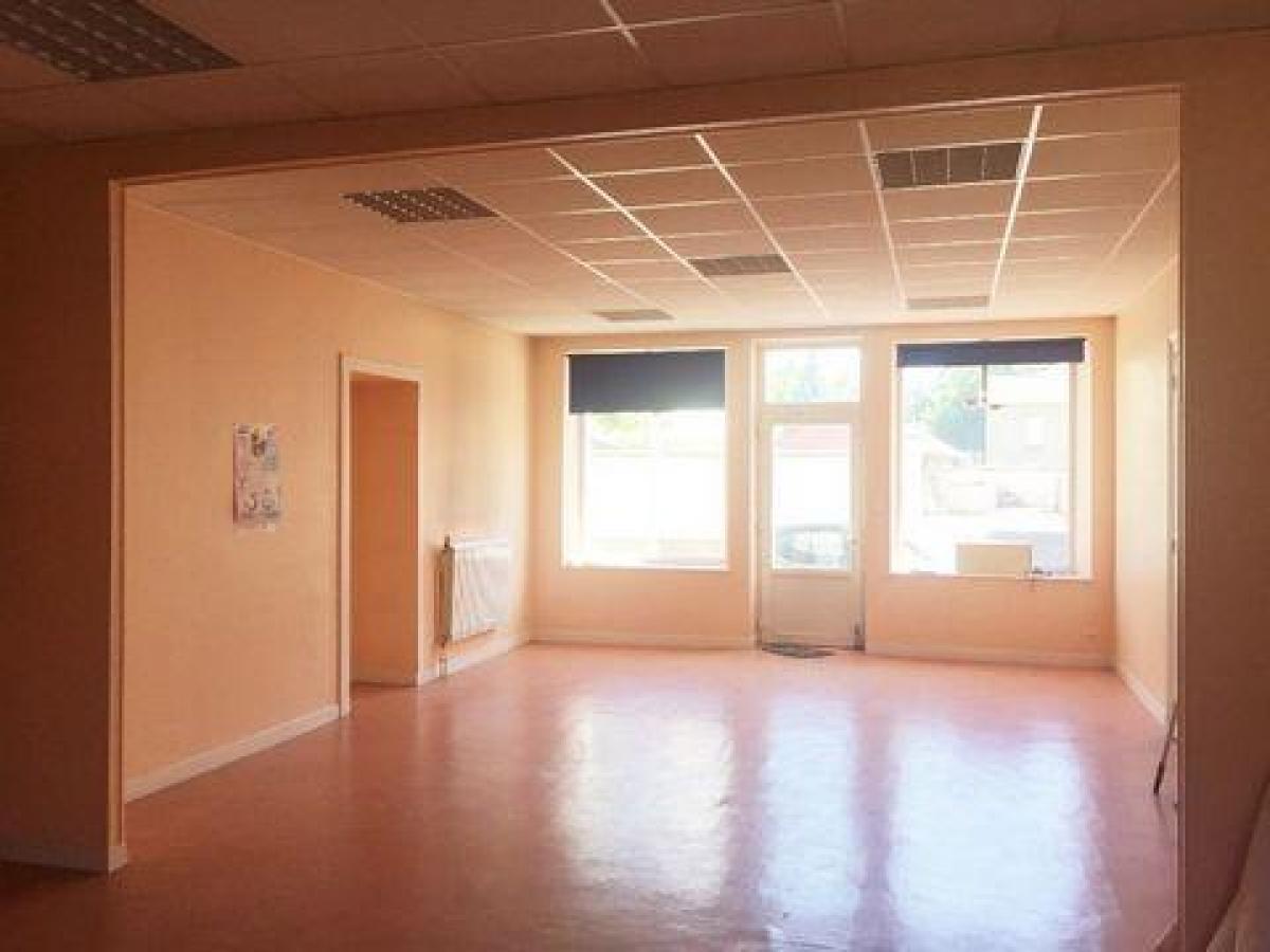 160m² Office in Longwy, France No. 17860