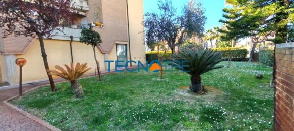 Apartamento de 4 habitaciónes en Martinsicuro, Italy No. 41162 4