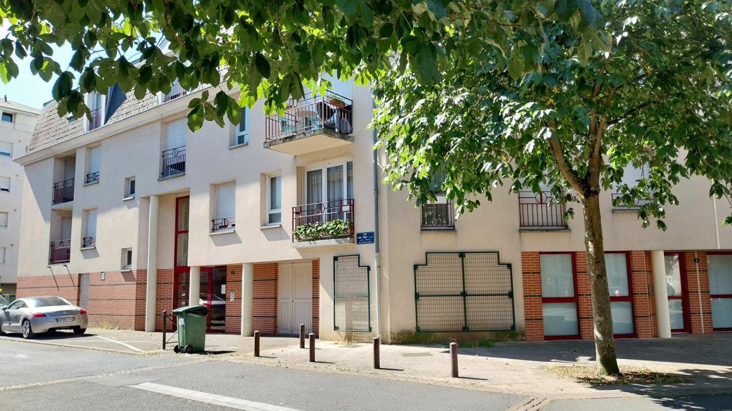 2 bedrooms Apartment in Orleans, France No. 261254