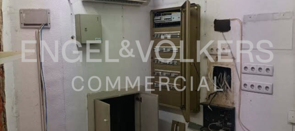 68m² Commercial property in Madrid, Spain No. 149480 5