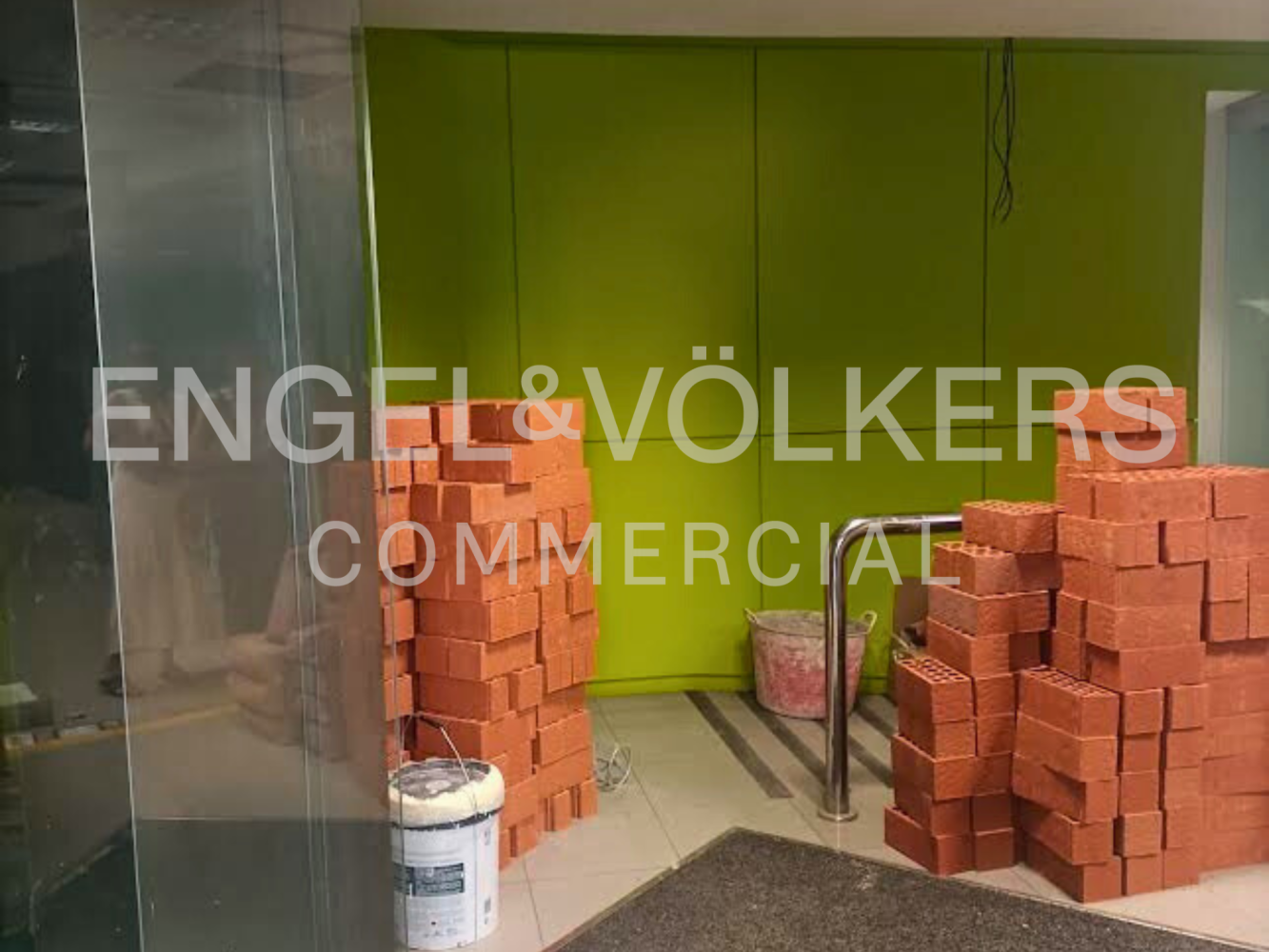 68m² Commercial property in Madrid, Spain No. 149480