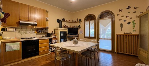 Вилла с 5 спальнями в Кампоногара, Италия № 342469 10