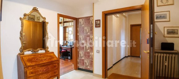 Apartamento de 3 dormitorios en Sondrio, Italy No. 380044 7