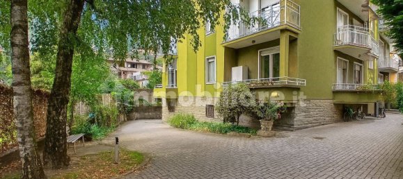 Apartamento de 3 dormitorios en Sondrio, Italy No. 380044 2