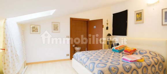 Apartamento de 3 dormitorios en Sondrio, Italy No. 380044 23