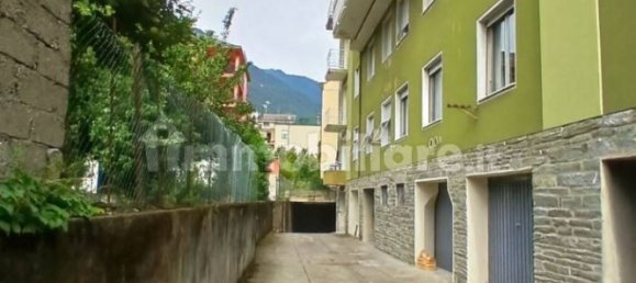 Apartamento de 3 dormitorios en Sondrio, Italy No. 380044 4