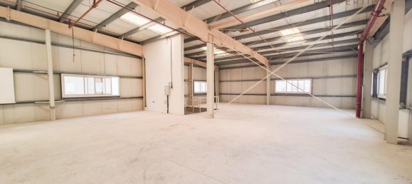 400m² Warehouse in Jebel Ali, UAE No. 54116 2