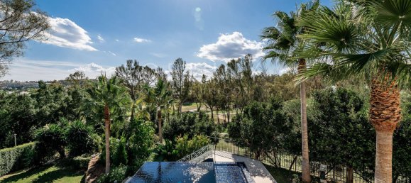 5 bedrooms Villa in Marbella, Spain No. 115125 3