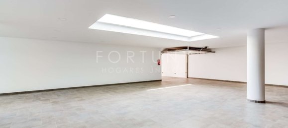 5 bedrooms Villa in Marbella, Spain No. 115125 32