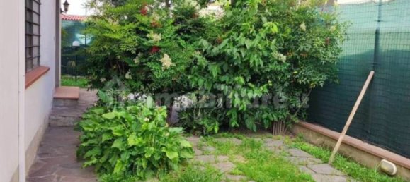 5 bedrooms Apartment in Agliana, Italy No. 49635 17