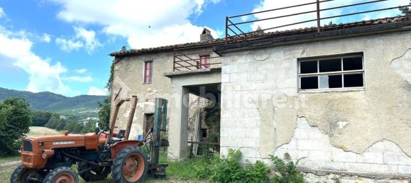 5 bedrooms House in Piegaro, Italy No. 84727 24