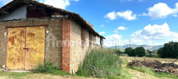 5 bedrooms House in Piegaro, Italy No. 84727 36