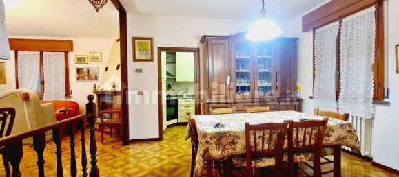 3 bedrooms Apartment in Viano, Italy No. 330311 8