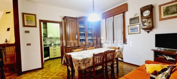 3 bedrooms Apartment in Viano, Italy No. 330311 7