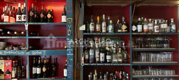 Коммерческая недвижимость с 2 комнатами в Бари, Италия № 329972 9