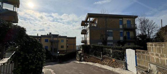 Квартира с 4 комнатами в Анцио, Италия № 125364 10