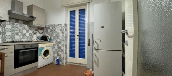 Квартира с 4 комнатами в Анцио, Италия № 125364 5