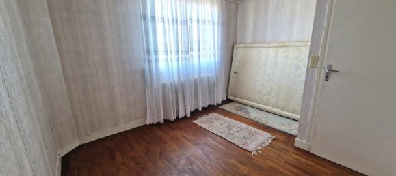 3 bedrooms House in Sainte-Genevieve-des-Bois, France No. 119777 7