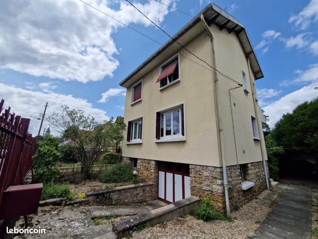 3 bedrooms House in Sainte-Genevieve-des-Bois, France No. 119777