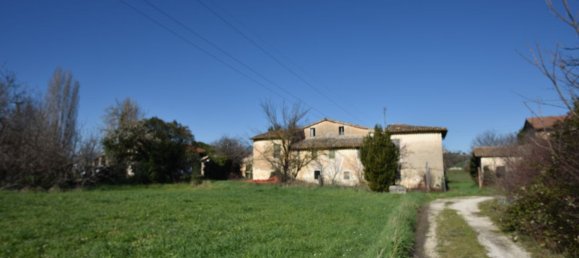 Дом с 16 комнатами в Сполето, Италия № 196510 12