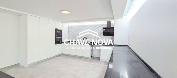 4 bedrooms House in Argoncilhe, Portugal No. 80453 6
