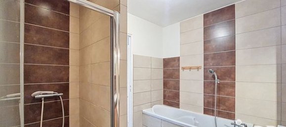 4 chambres Maison de ville à Attignat, France No. 315611 9