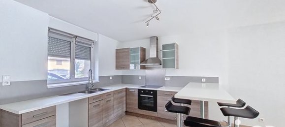 4 chambres Maison de ville à Attignat, France No. 315611 3