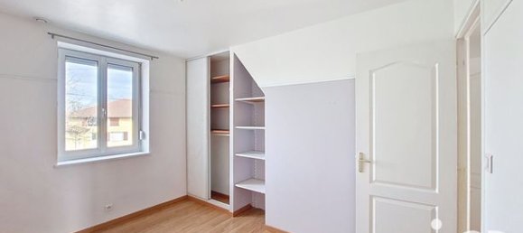 4 chambres Maison de ville à Attignat, France No. 315611 6