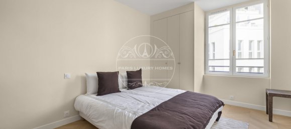 Studio in Paris, France No. 334732 2