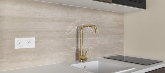 Studio in Paris, France No. 334732 11