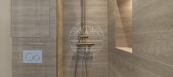 Studio in Paris, France No. 334732 14