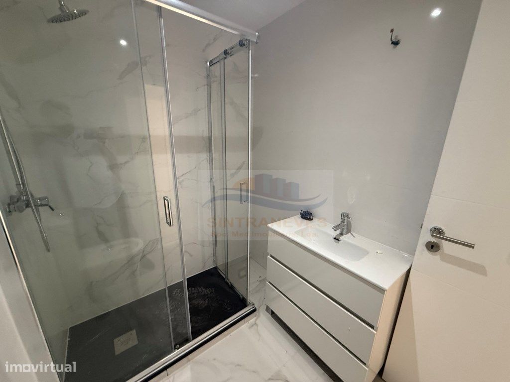 3 Schlafzimmer Wohnung in Amadora, Portugal, Nr. 243542