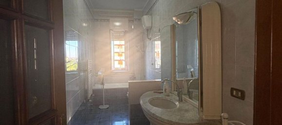 5 Schlafzimmer Wohnung in Bari, Italy, Nr. 316733 10