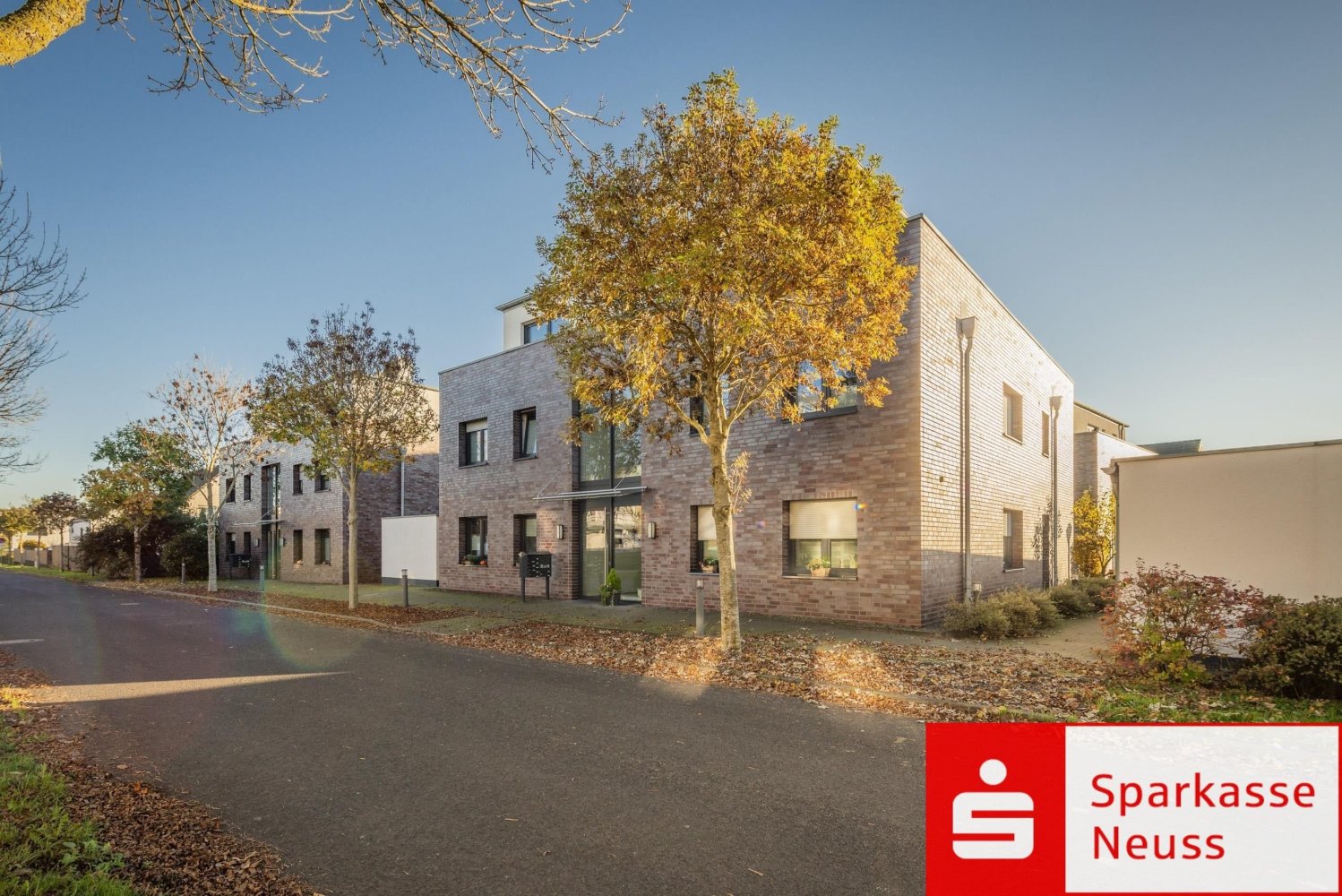 3418m² Building in North Rhine-Westphalia, Germany No. 121737