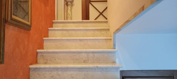 3 bedrooms House in Carrara, Italy No. 45847 6