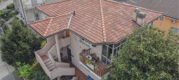 Квартира с 3 комнатами в Брешиа, Италия № 4712 22