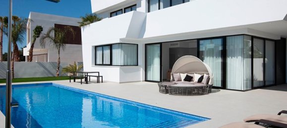 3 bedrooms Villa in La Marina, Spain No. 8684 10
