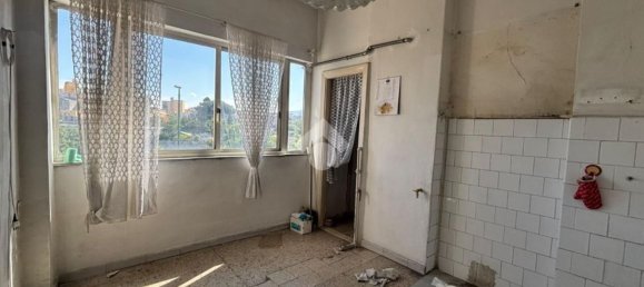 4-salle Appartement à Naples, Italy No. 275434 9
