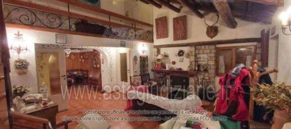 3 Schlafzimmer Villa in Subiaco, Italy, Nr. 260147 7