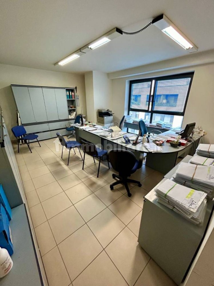 3 rooms Office in Todi, Italy No. 120618